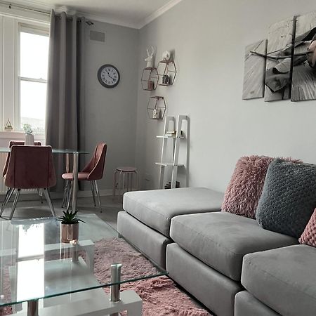 Captivating 2-Bed Apartment In Kirkcaldy Exteriér fotografie